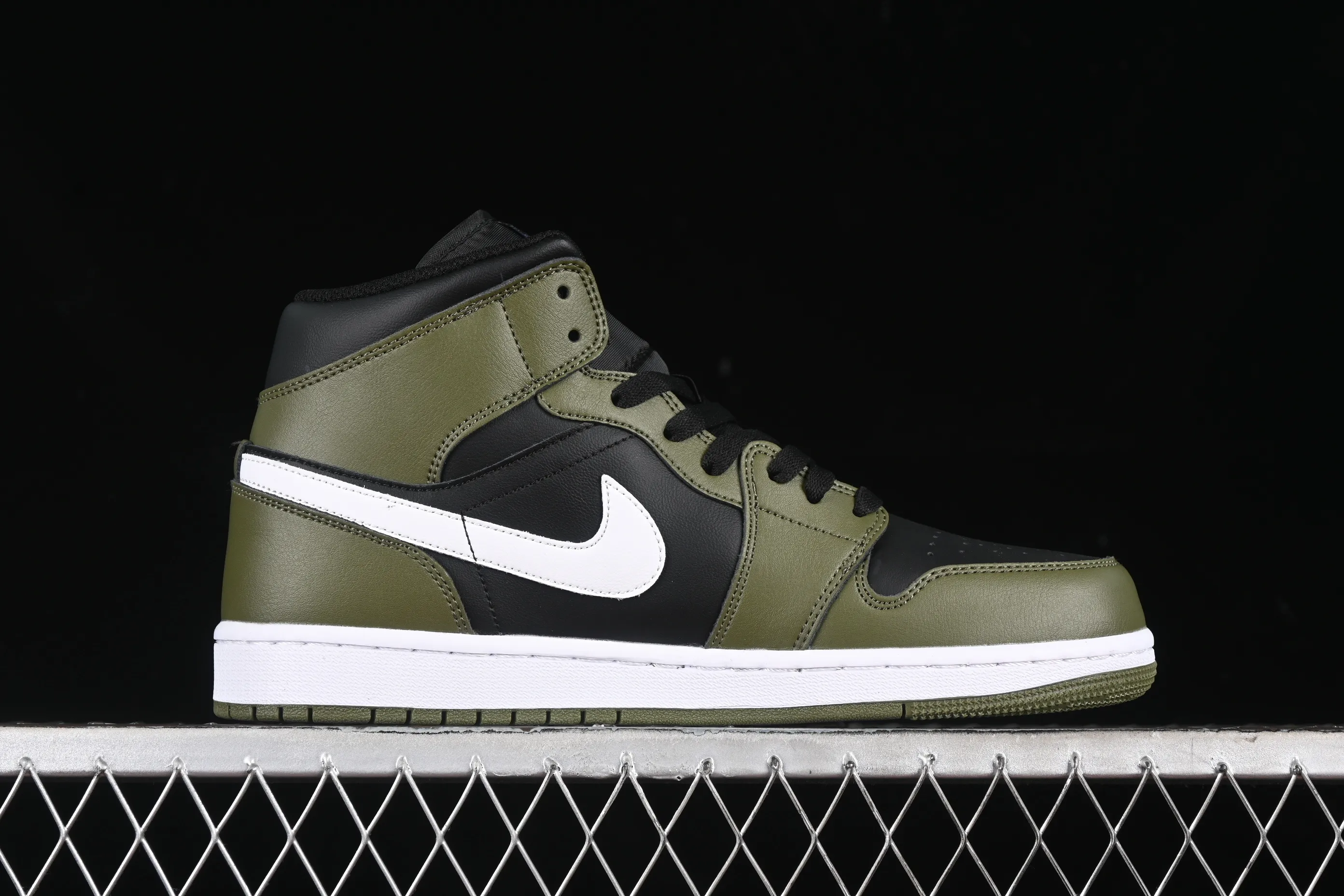 All Categories Air Jordan Jordan Series Basketball Shoes Air Jordan 1 Mid Air Jordan 1 Mid AJ1 Joe 1 Army Green Chinese Cultural Leisure Sneakers DQ8426-092